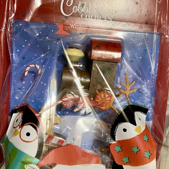 Cobblestone Corner Winter Village Miniature Christmas Train -3 pcs-Largest is 2" - Picture 3 of 4